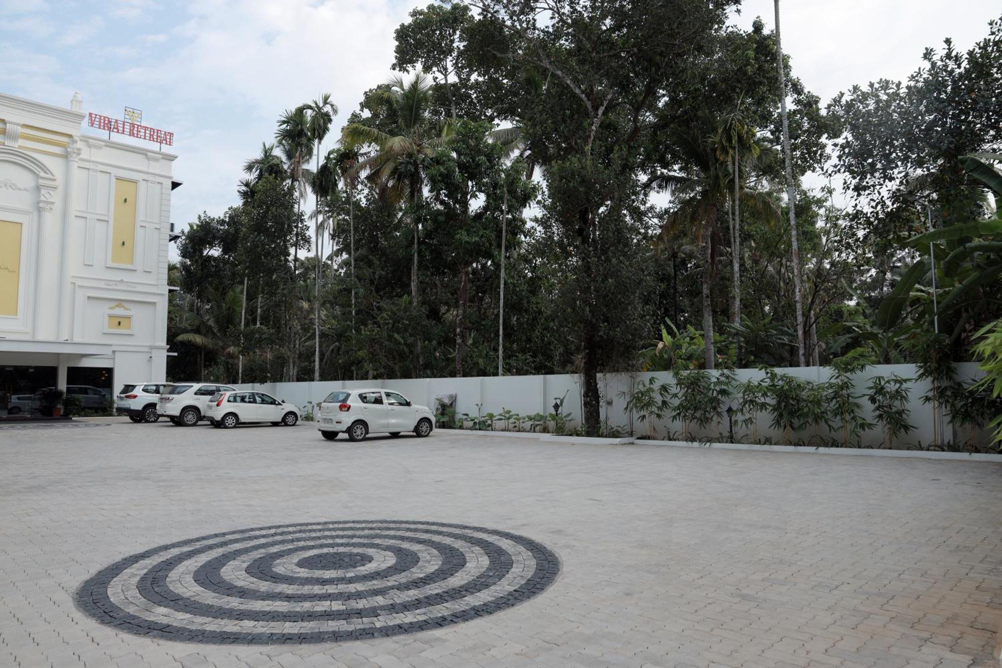 Viraj Retreat Hotel Mundrothuruth Exterior photo